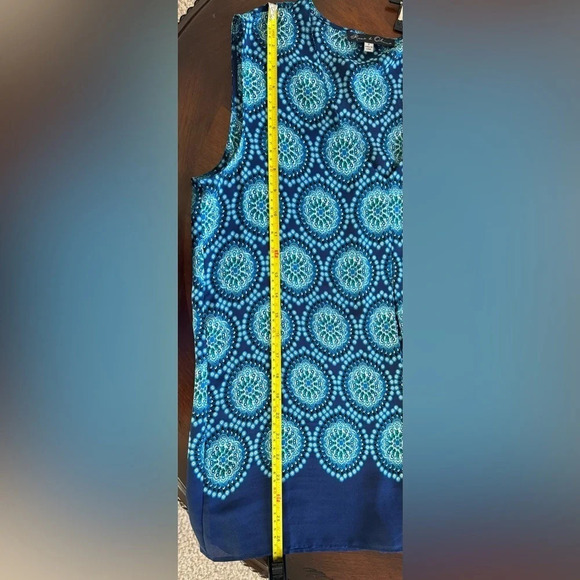 Rose & Olive Blue design w/A-Line Sleeveless
Design Women's Blouse Size Small - Picture 4 of 5